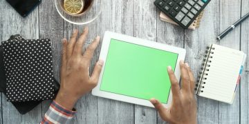 Guia Prático: Como Rentabilizar o Seu Subsídio de Férias em Investimentos Inteligentes - Cover Image